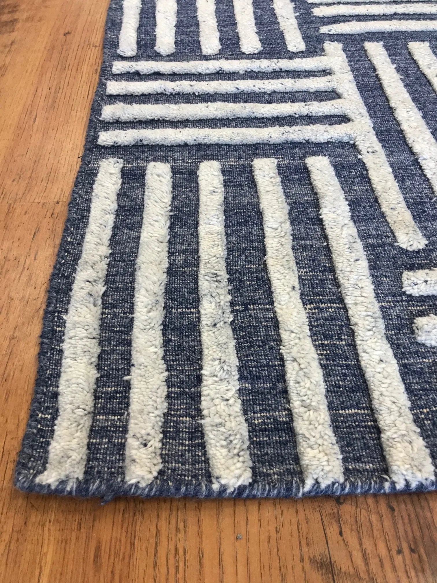Village Collection Modern Rug (8'3" x 9'10")
