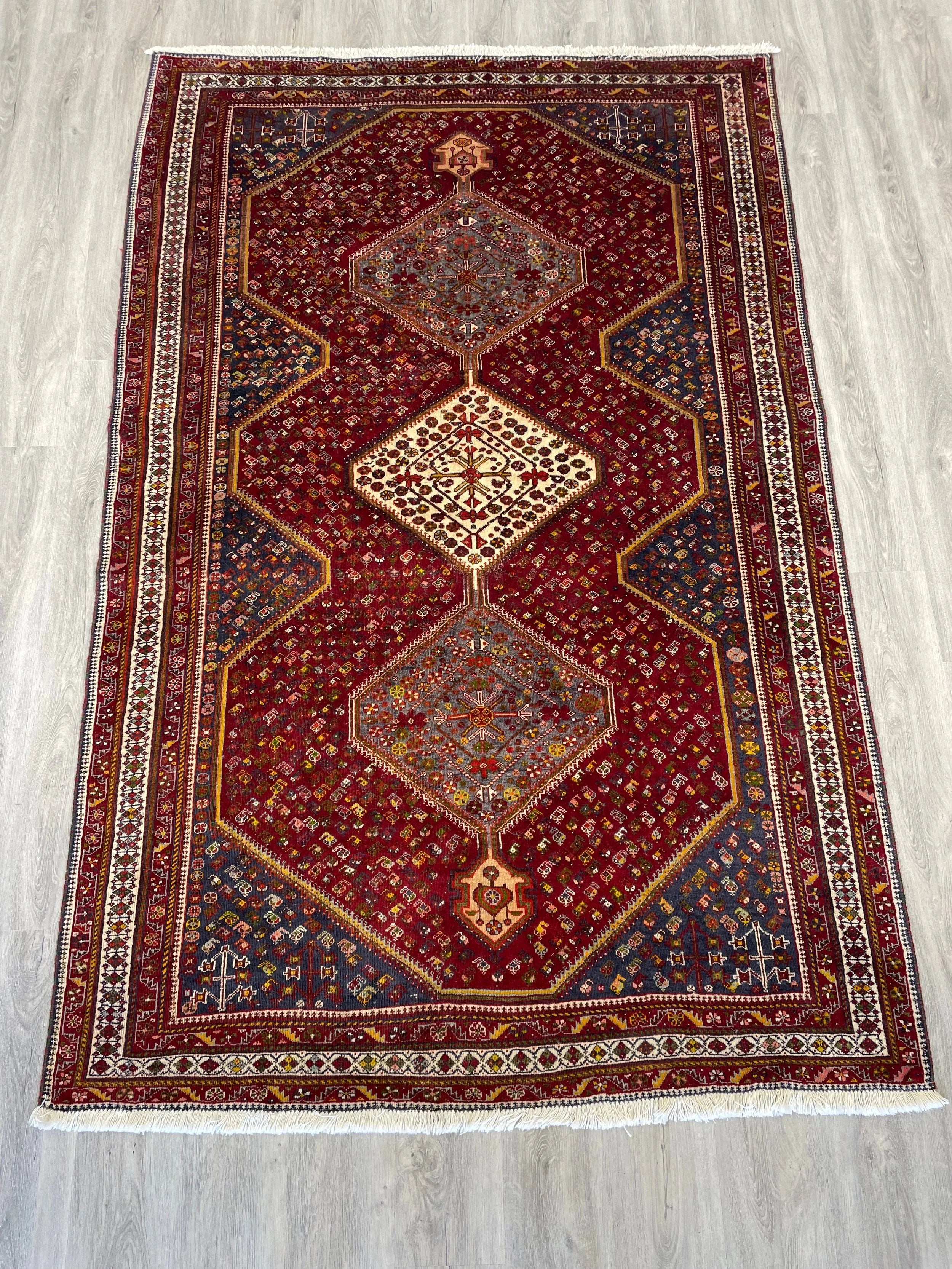 Qashqai Vintage Wool Rug (5'1" x 7'11")
