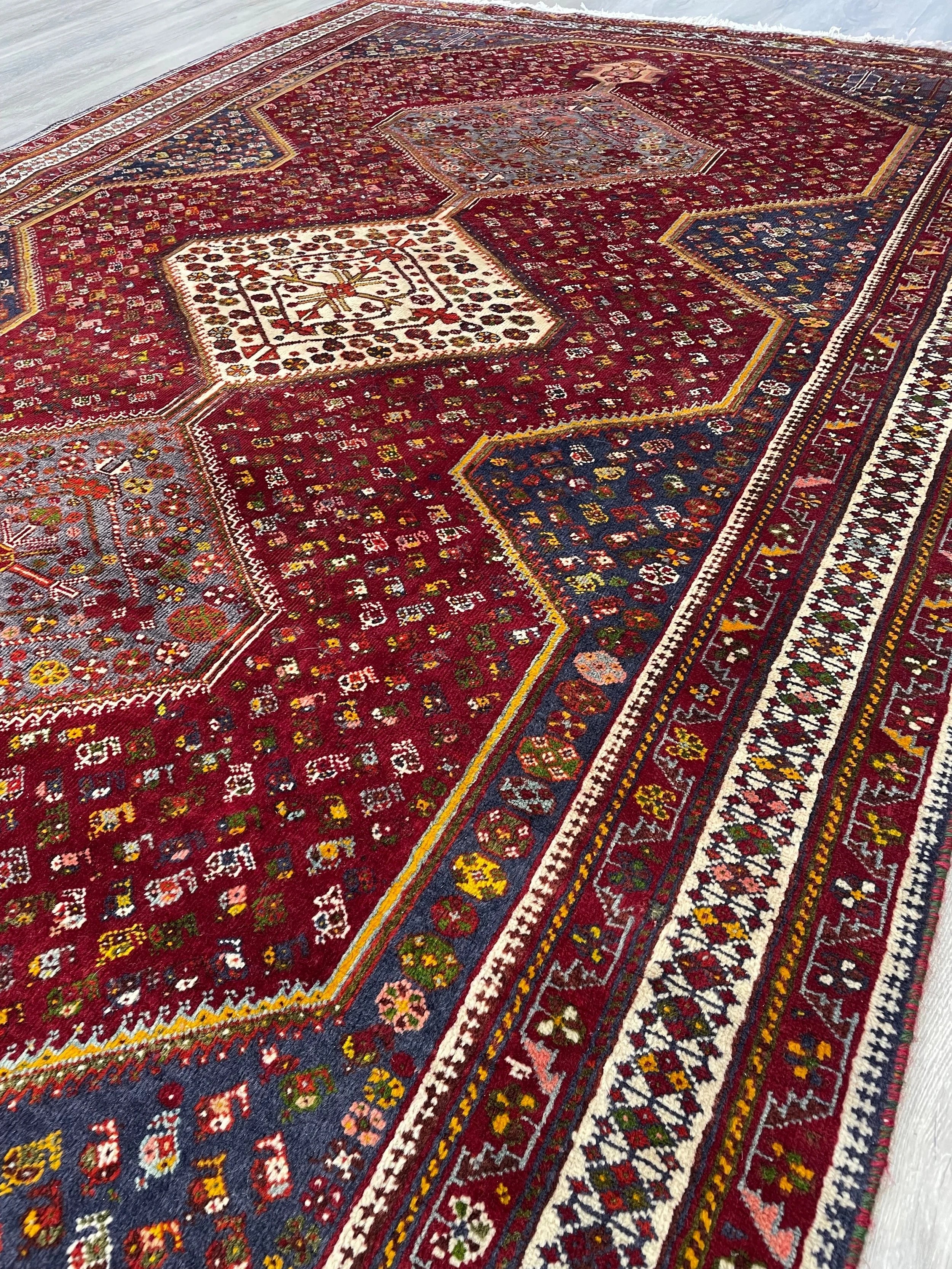 Qashqai Vintage Wool Rug (5'1" x 7'11")