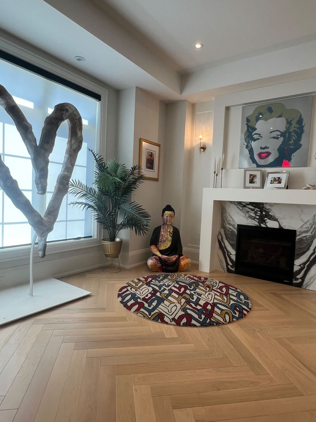 A hand-knotted custom rug made in collaboration with Ricciardi Paints and Kasra Rugs.