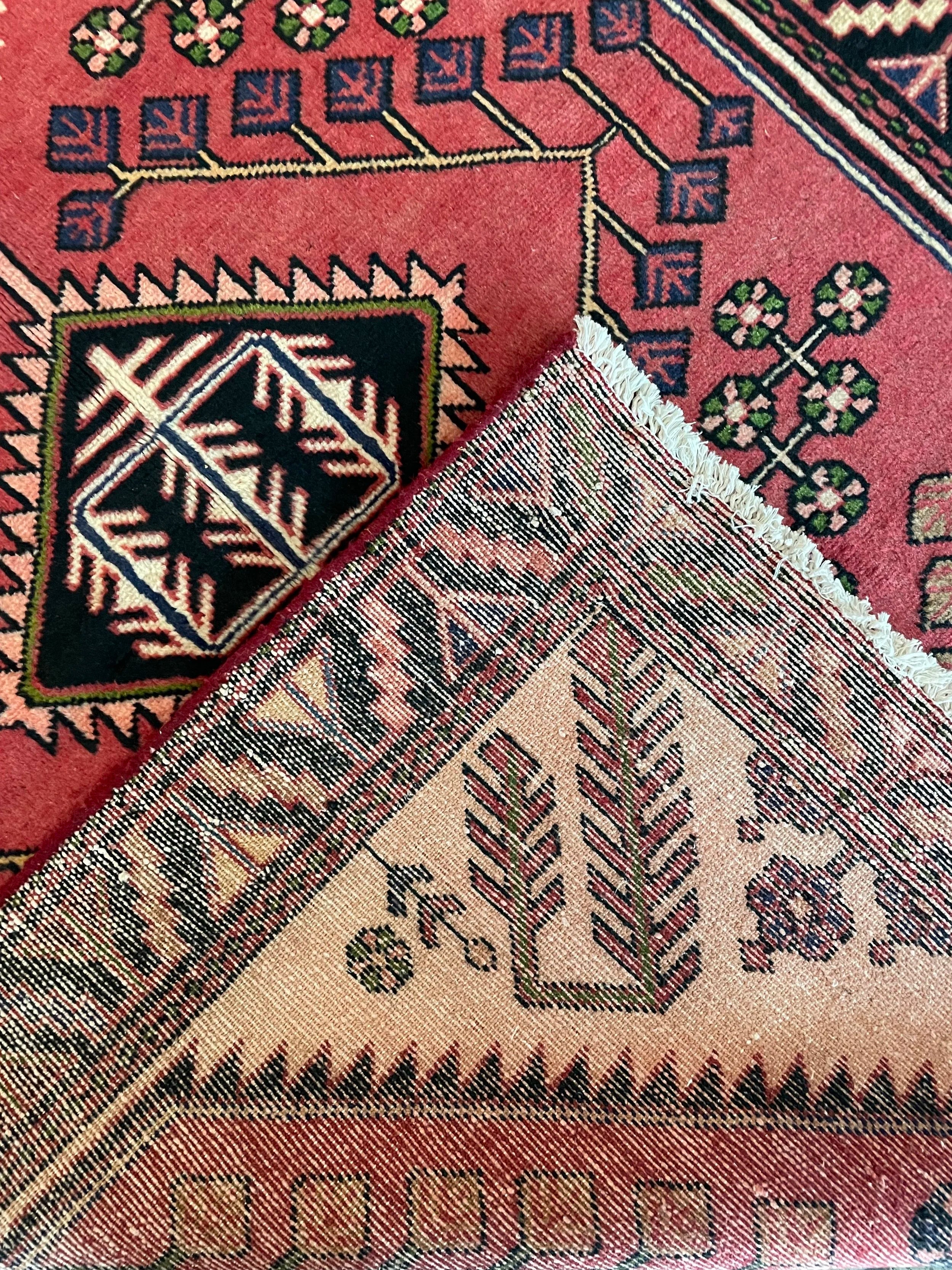 Saveh Wool Rug (3'7" x 5'5")