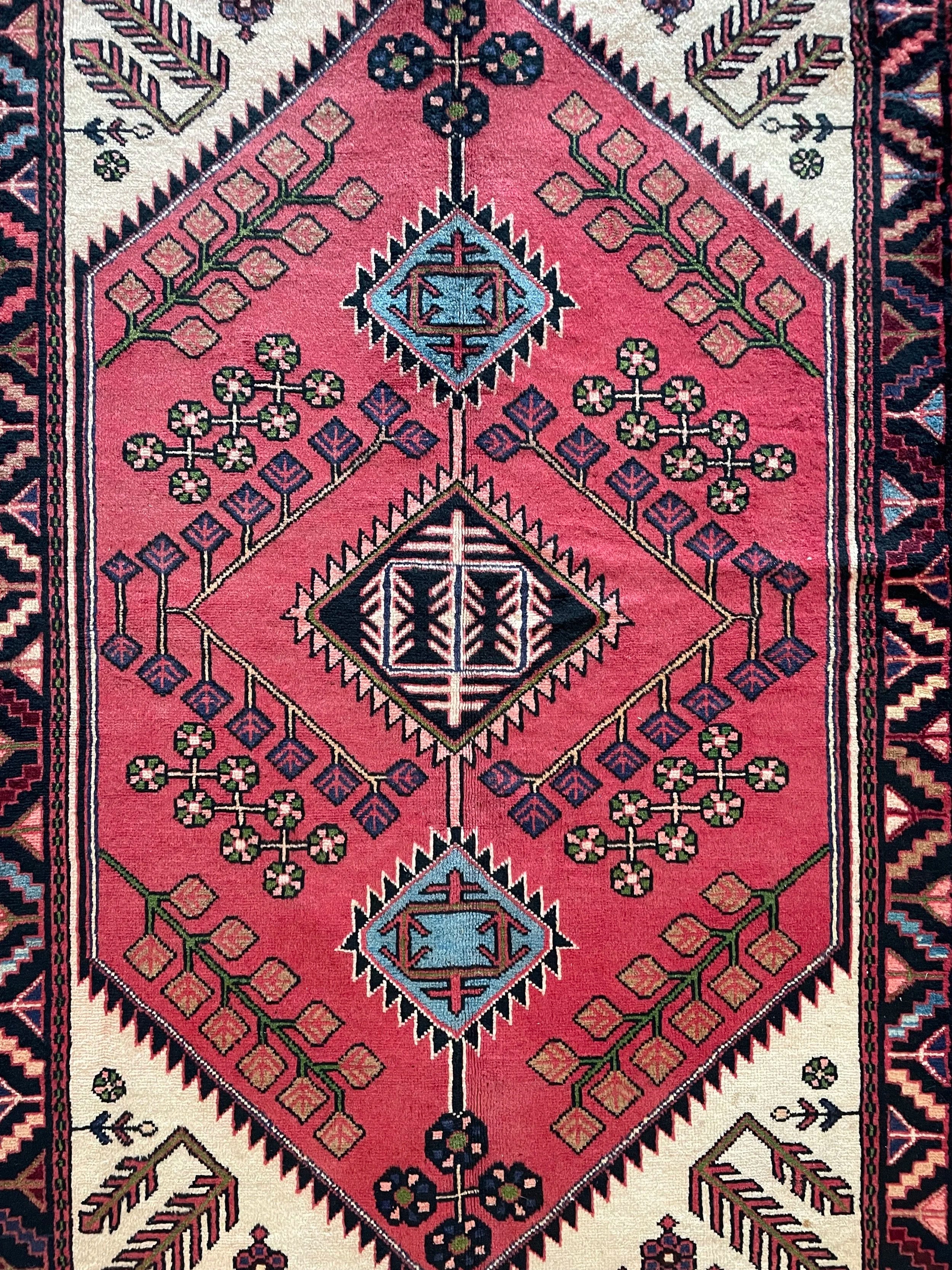 Saveh Wool Rug (3'7" x 5'5")