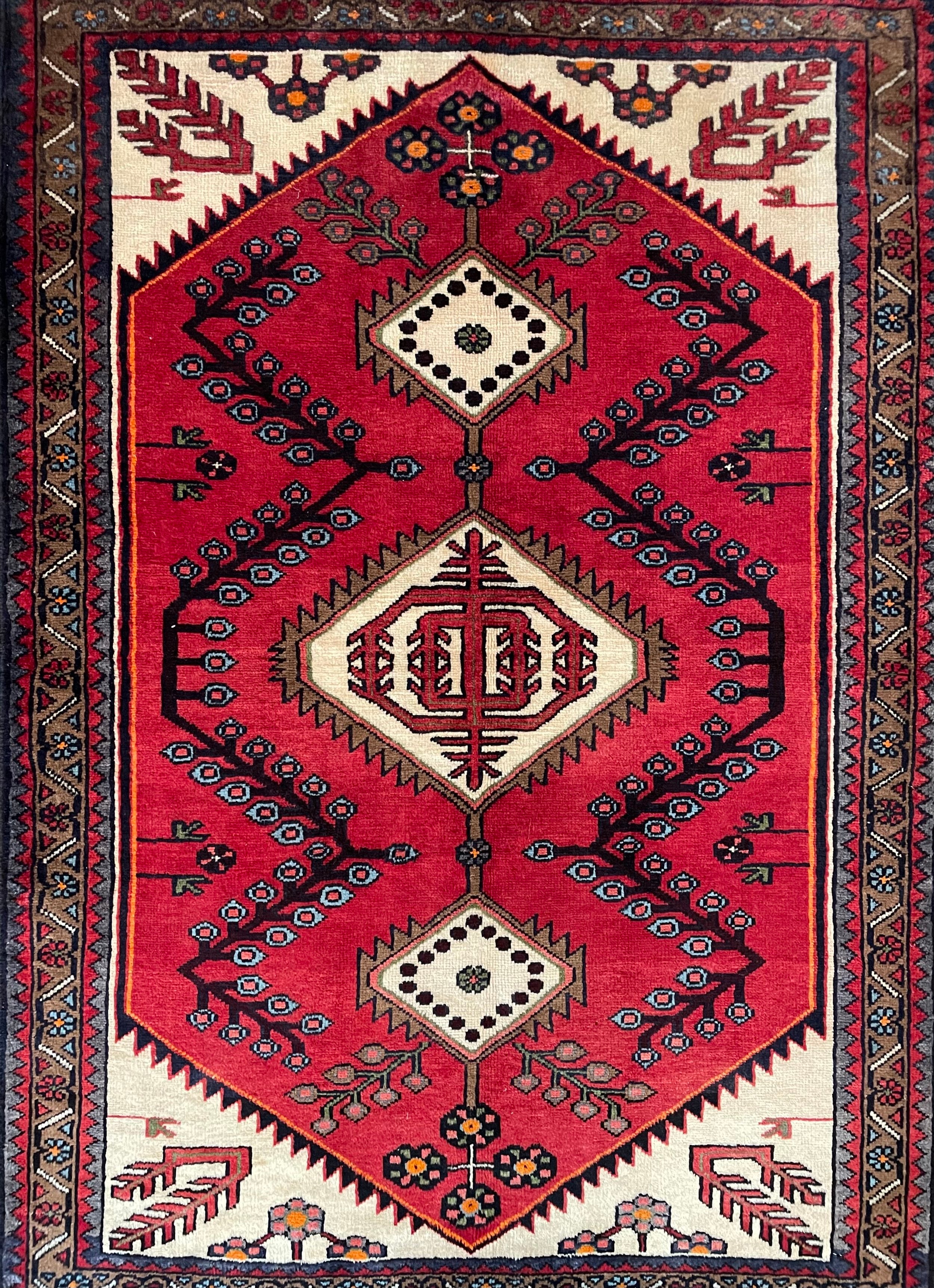 Saveh Wool Rug (3'8" x 5'2")