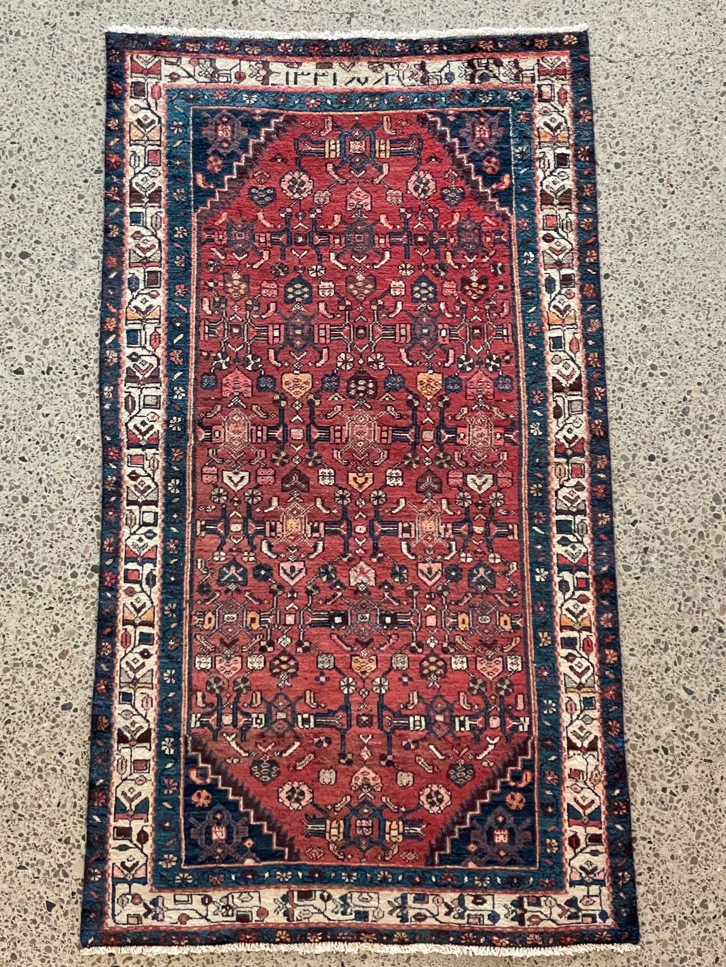 Hamedan Semi-Antique Wool Rug (3'7" x 6'5")