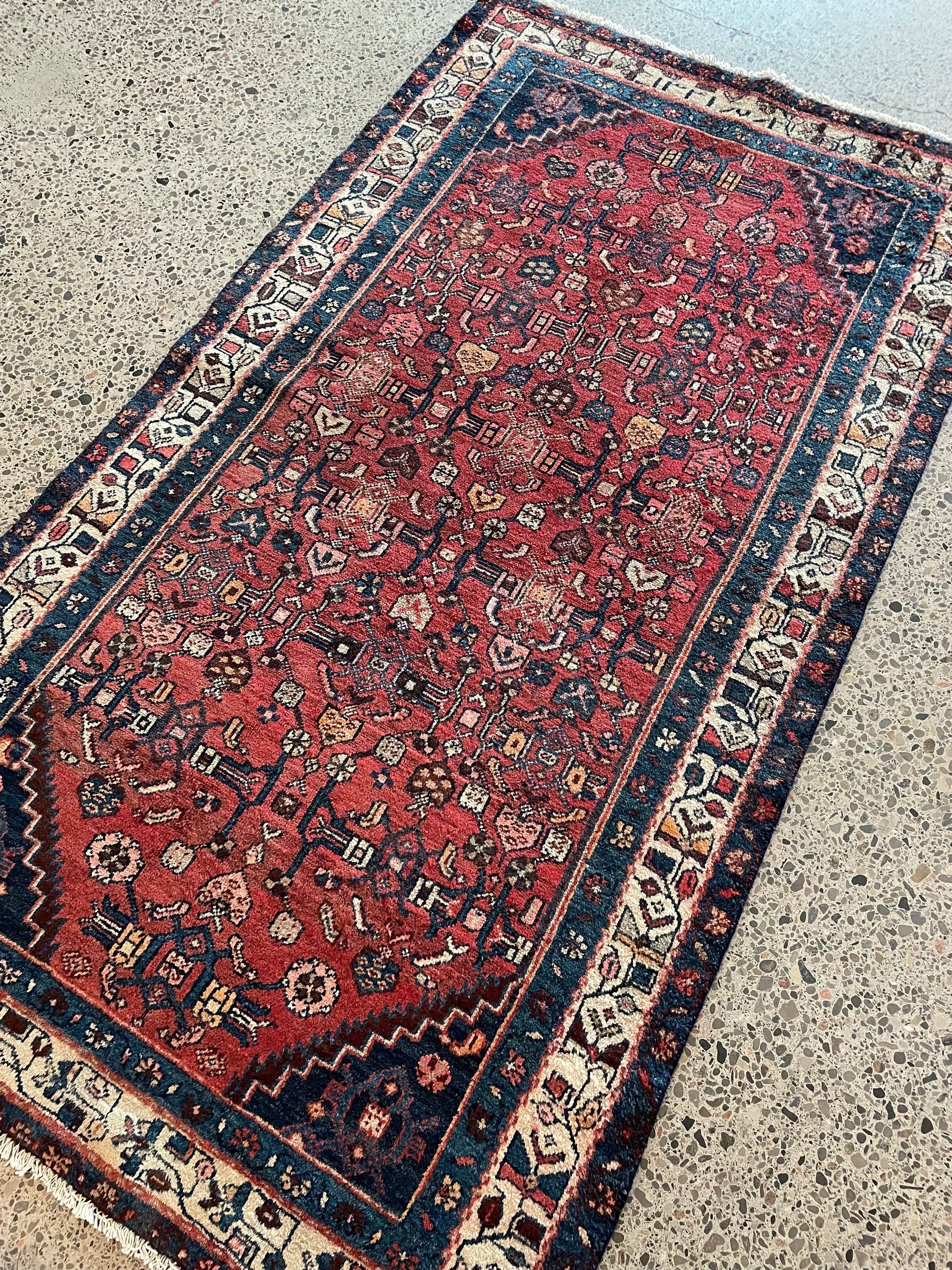 Hamedan Semi-Antique Wool Rug (3'7" x 6'5")