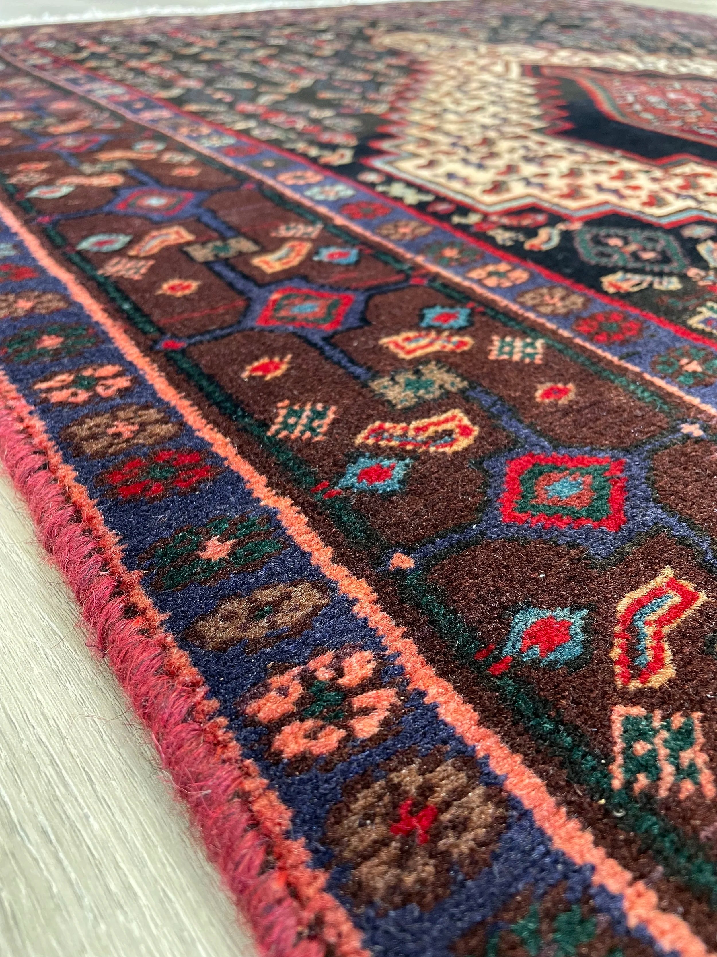 Senneh Wool Rug (3'10" x 4'9")
