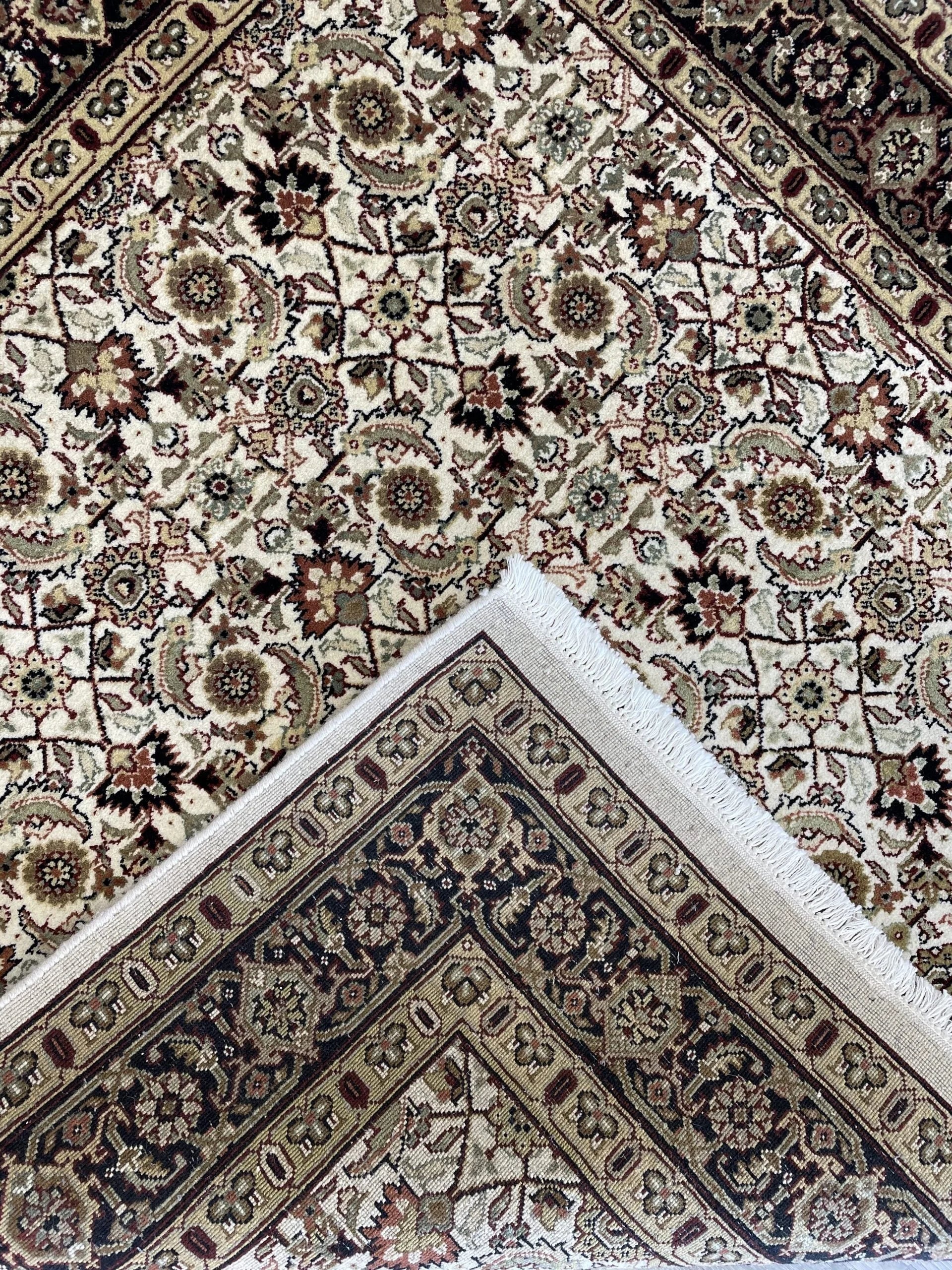 Indo Herati Wool Rug (4'1" x 4'1")