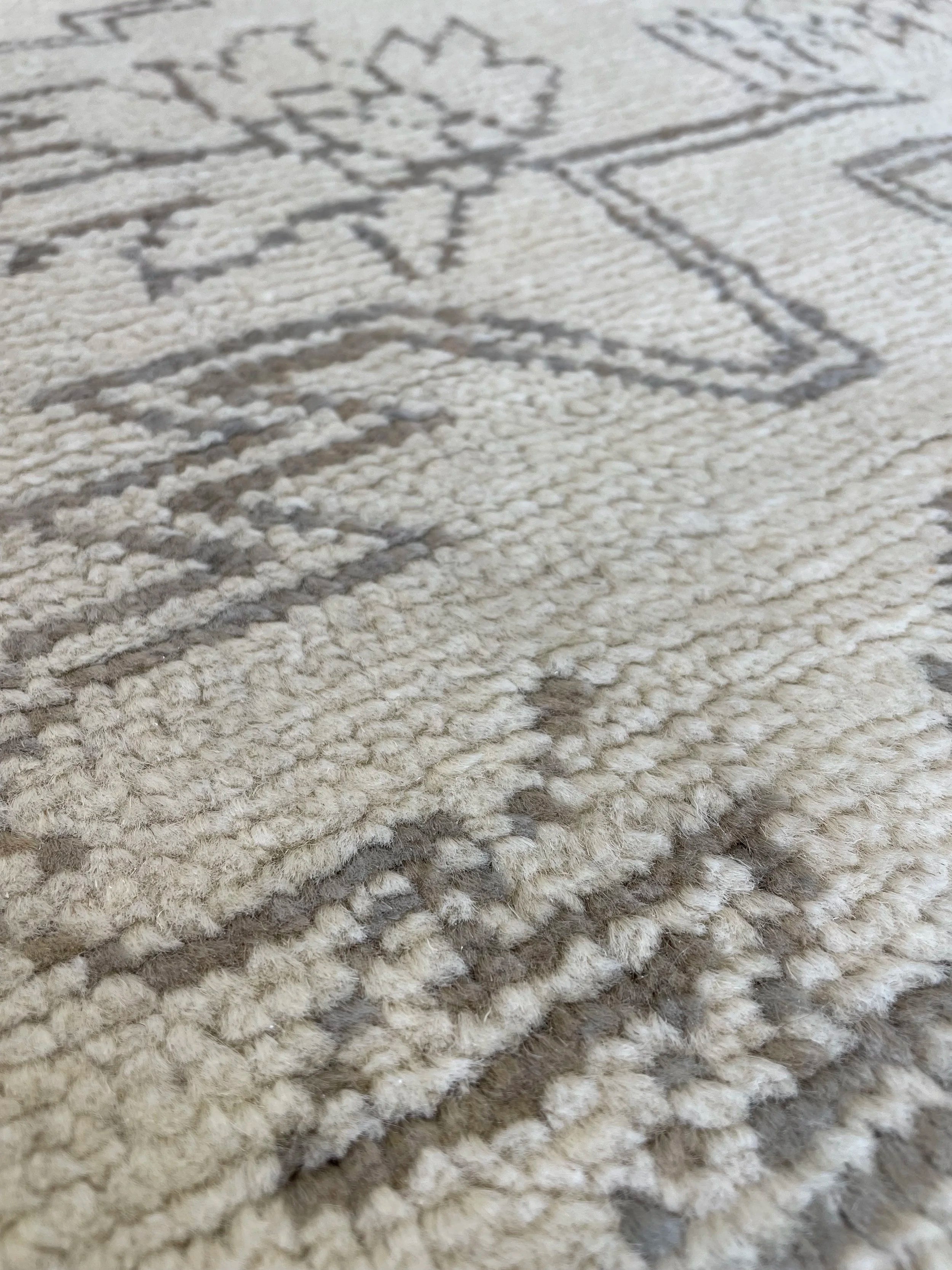 Heritage Collection Wool Rug (5’0” x 8’0”)