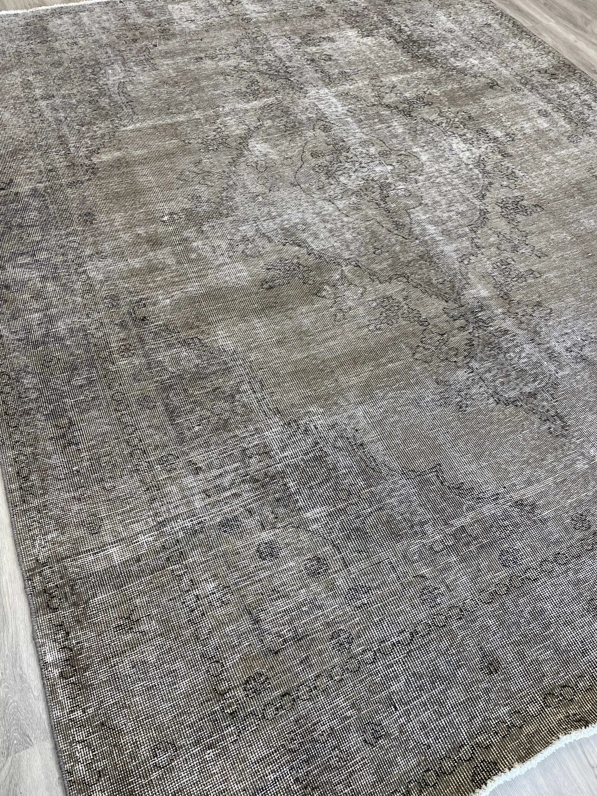 Charcoal Grey Vintage Wool Rug (7'8" x 9'6")
