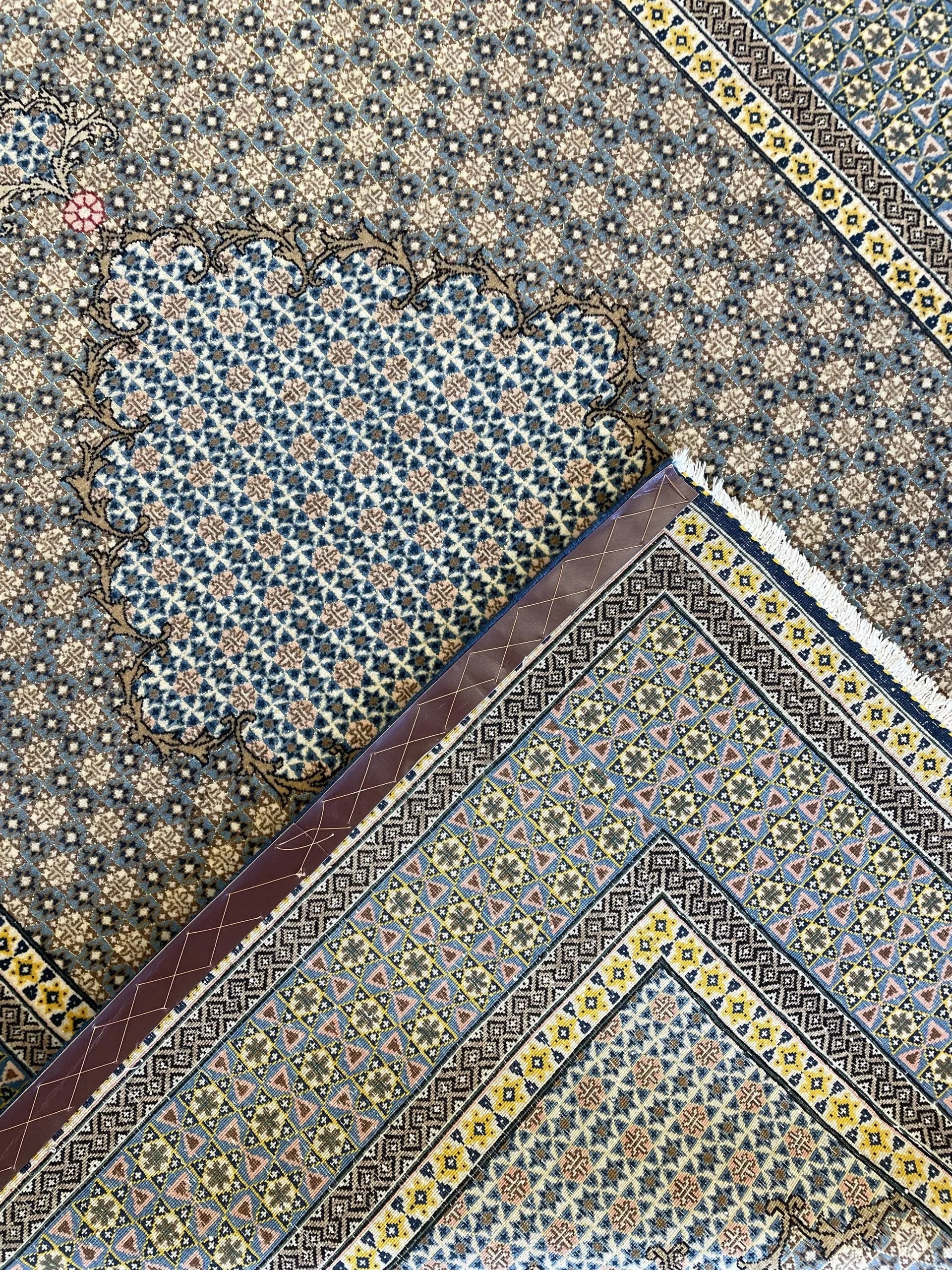 Qum Semi-Antique Wool Rug (4'8" x 6'10")