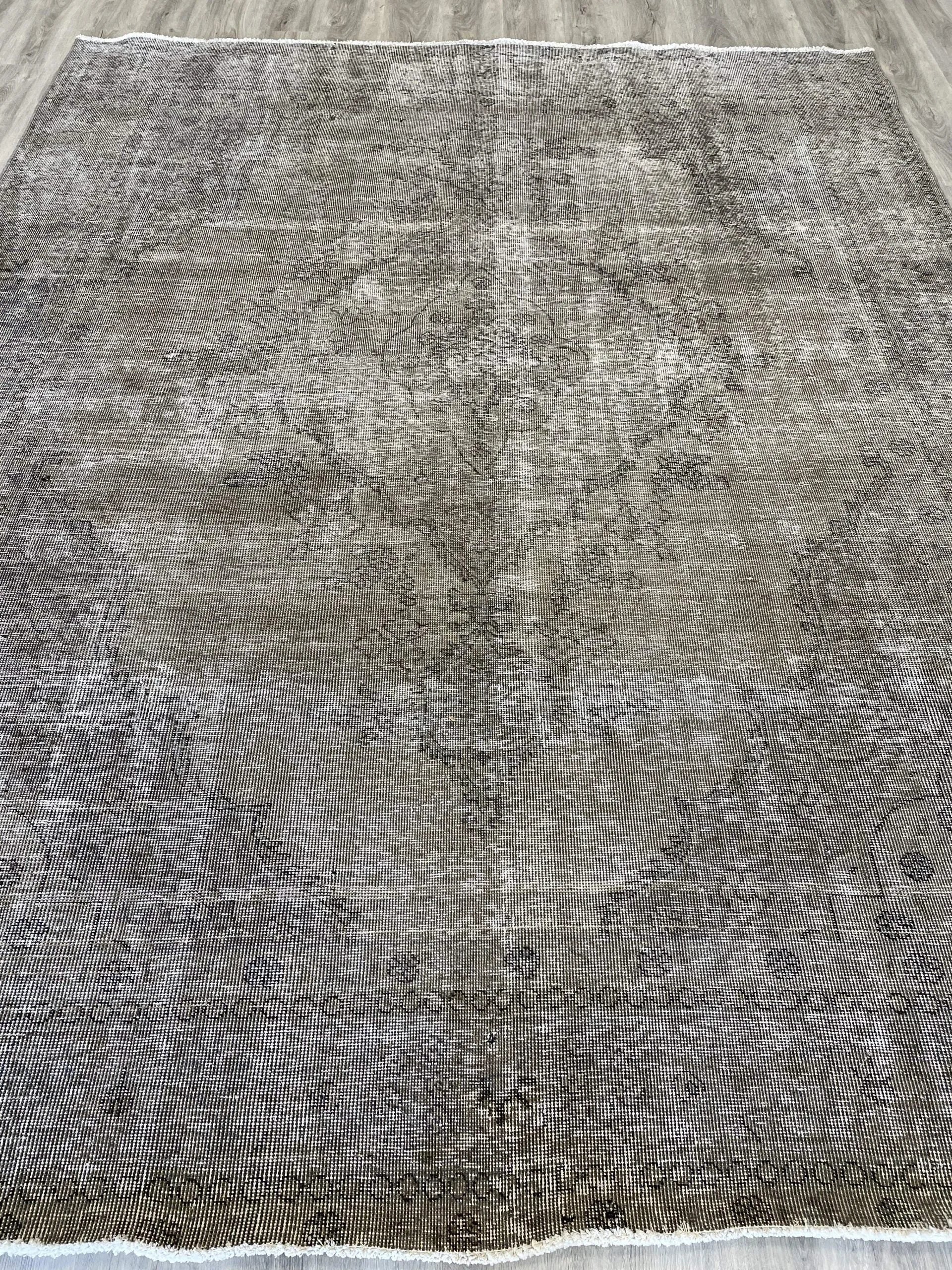 Charcoal Grey Vintage Wool Rug (7'8" x 9'6")