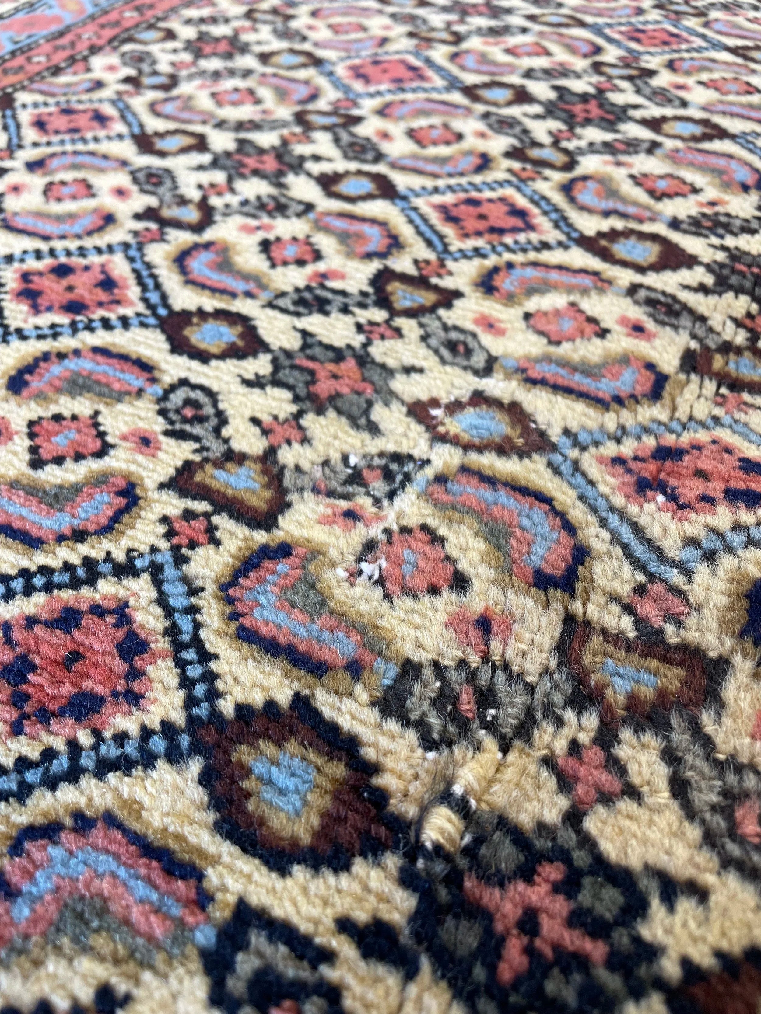 Ardebil Vintage Wool Rug (7'6" x 10'5")
