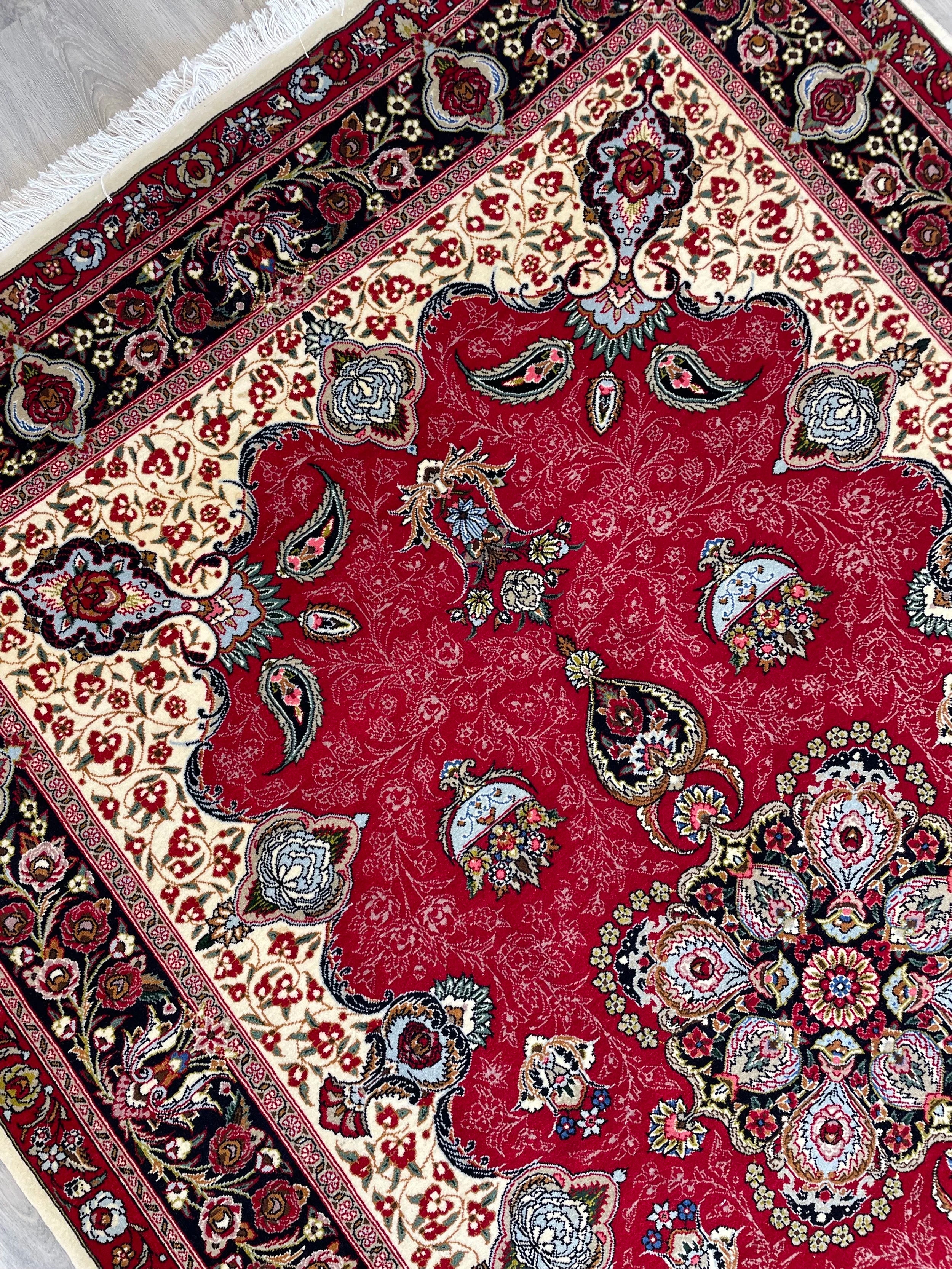 Wool Qum Rug (4'6" x 7'0")