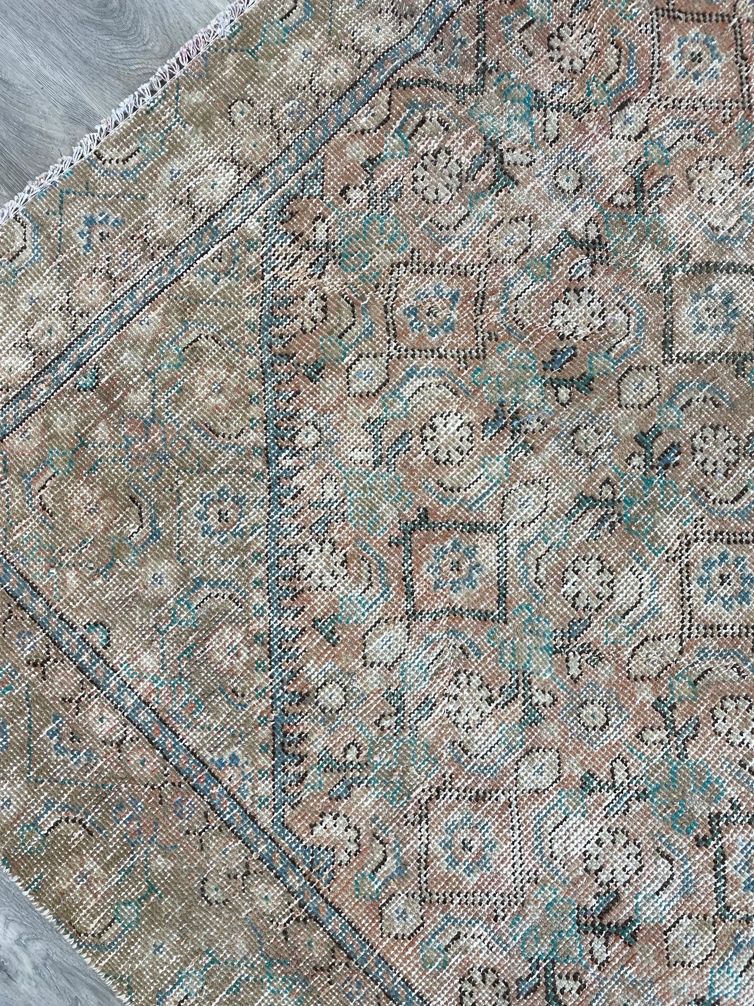 Neutral Vintage Wool Rug (5'8" x 8'5")