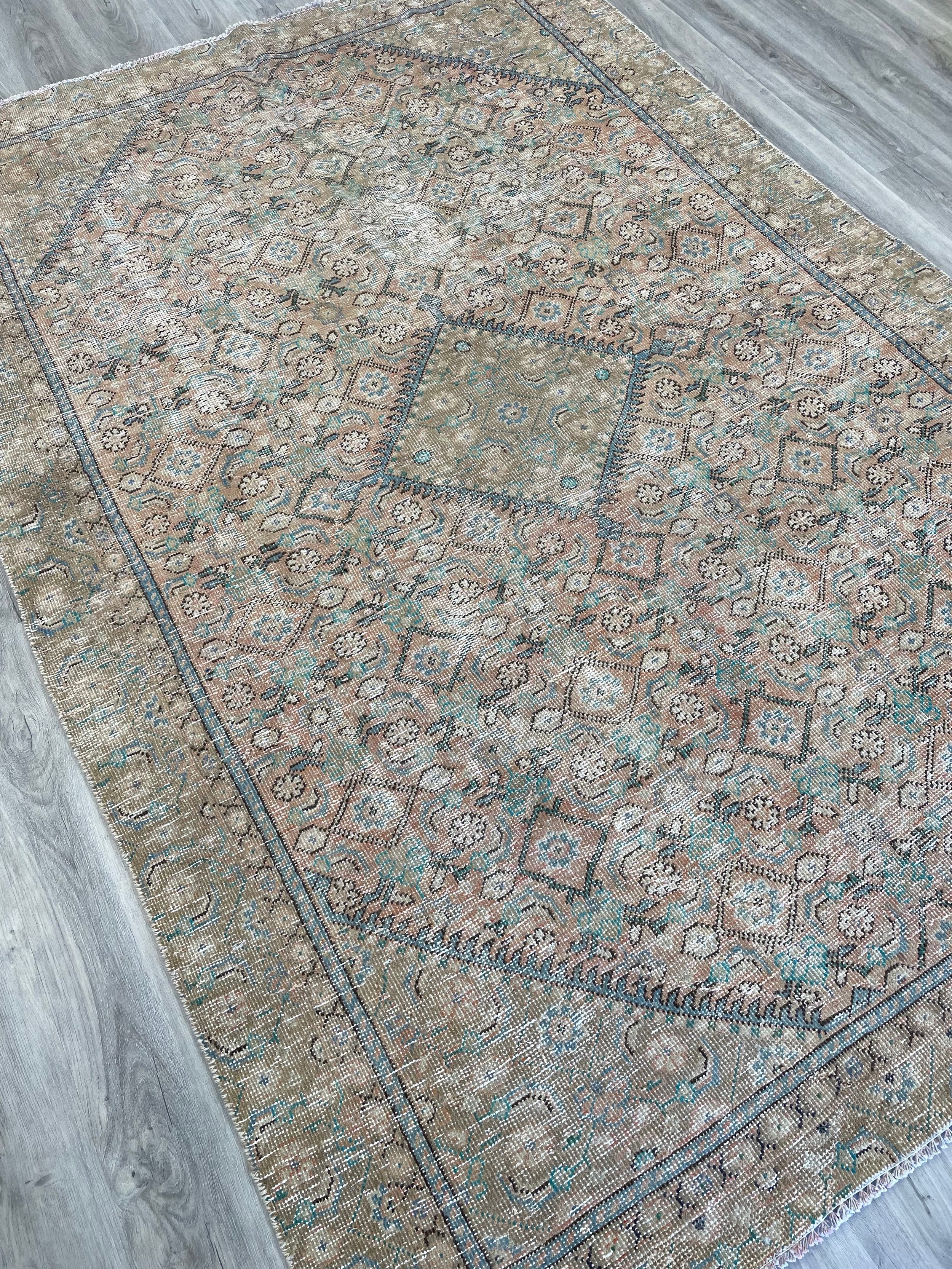 Neutral Vintage Wool Rug (5'8" x 8'5")