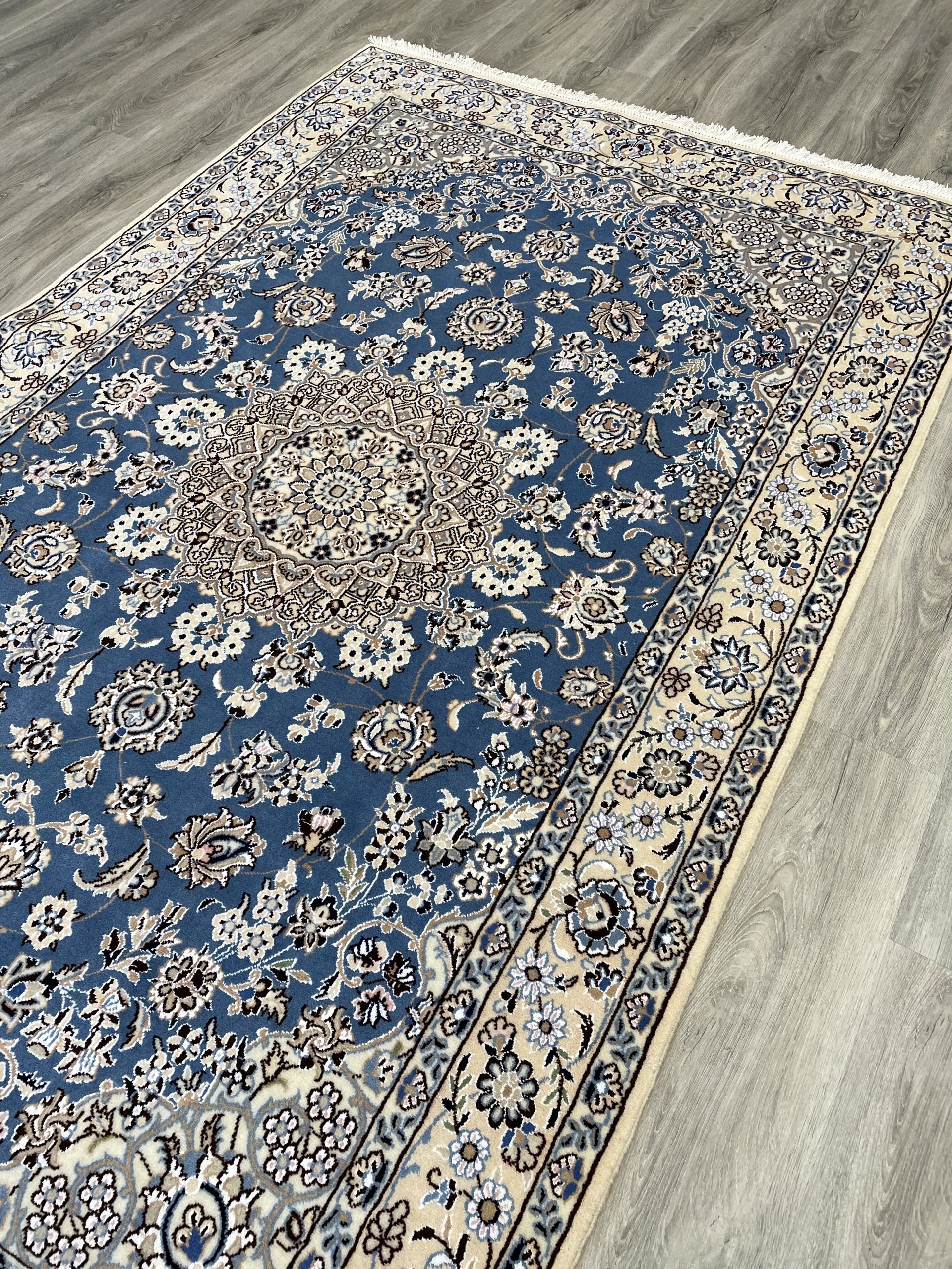 Naeen Wool & Silk Rug (4'3" x 6'10")