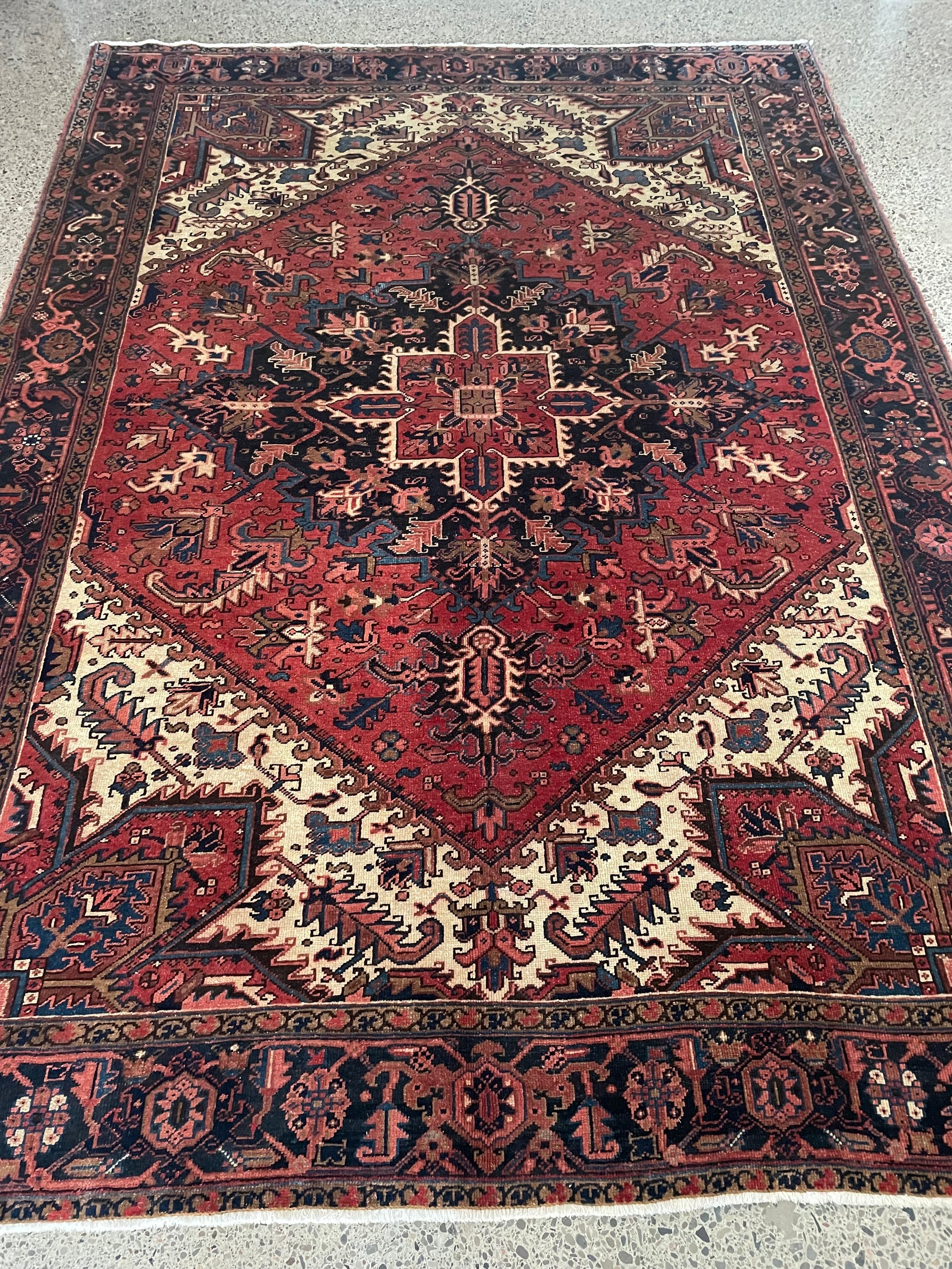 Heriz Vintage Wool Rug (8'1" x 11'0")