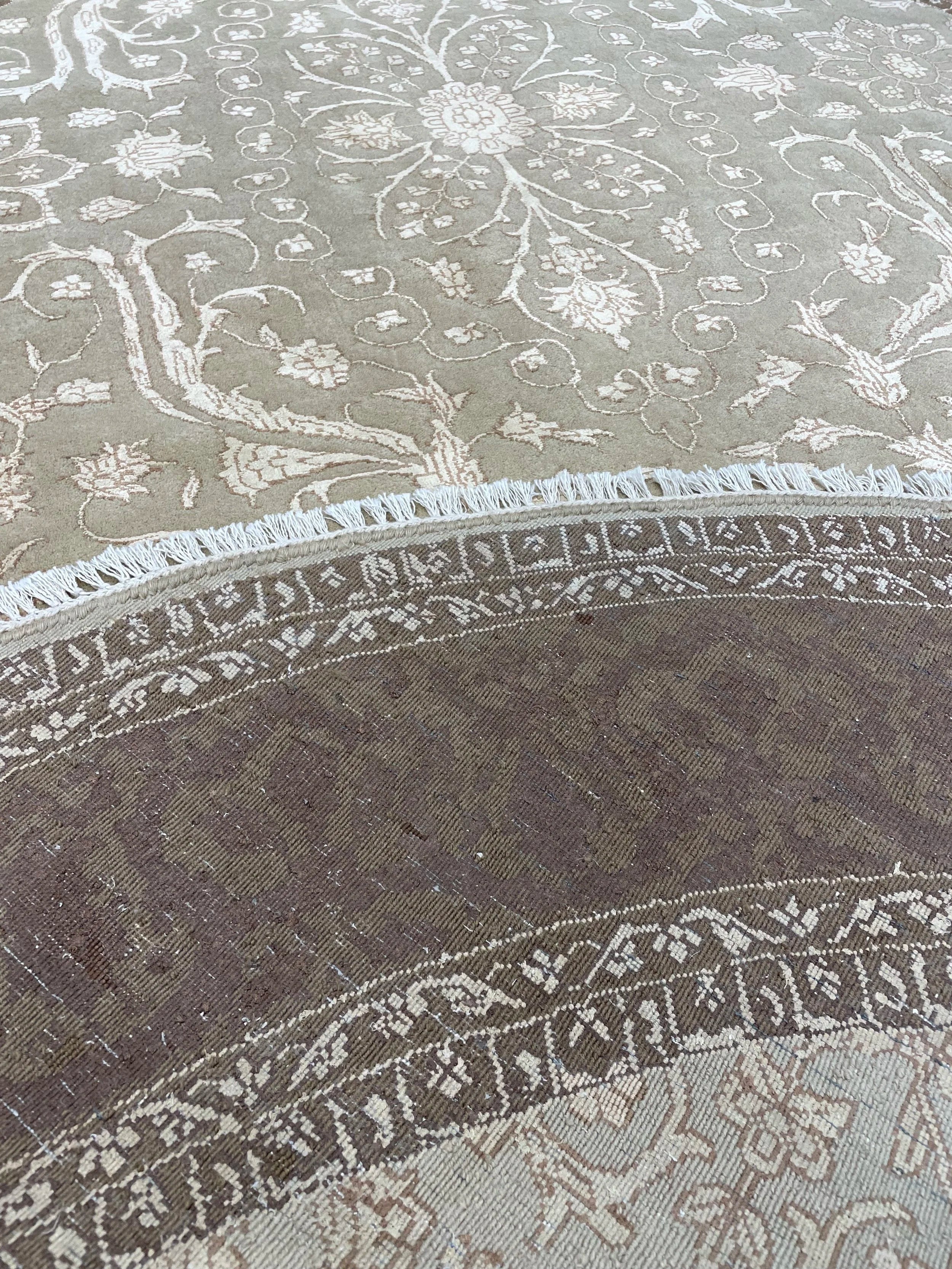 Tabriz Design Oval Wool Rug (5'6" x 7'6")