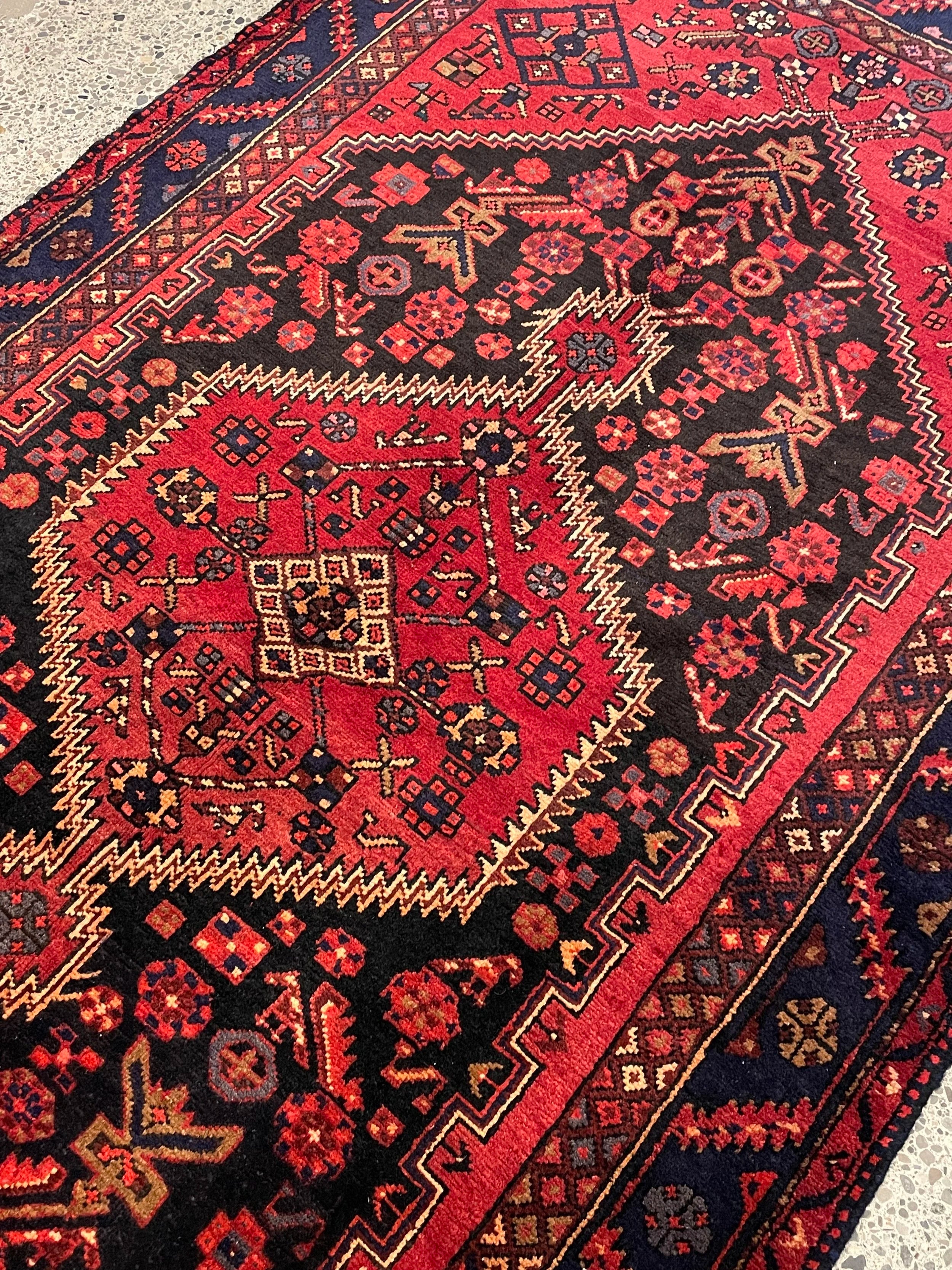 Zanjan Wool Rug (4'7" x 8'3")