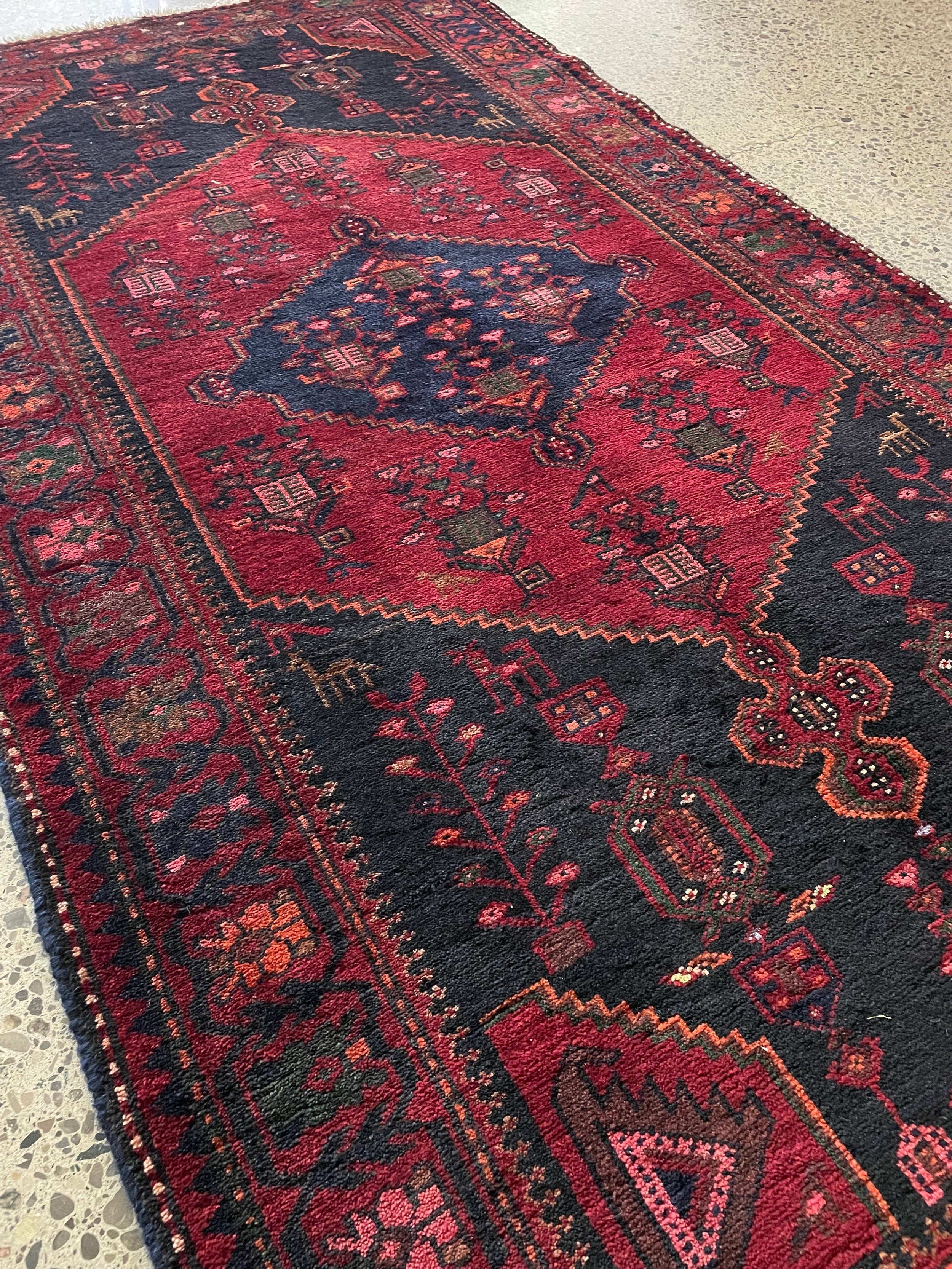 Zanjan Tribal Wool Rug (3'7" x 6'6")