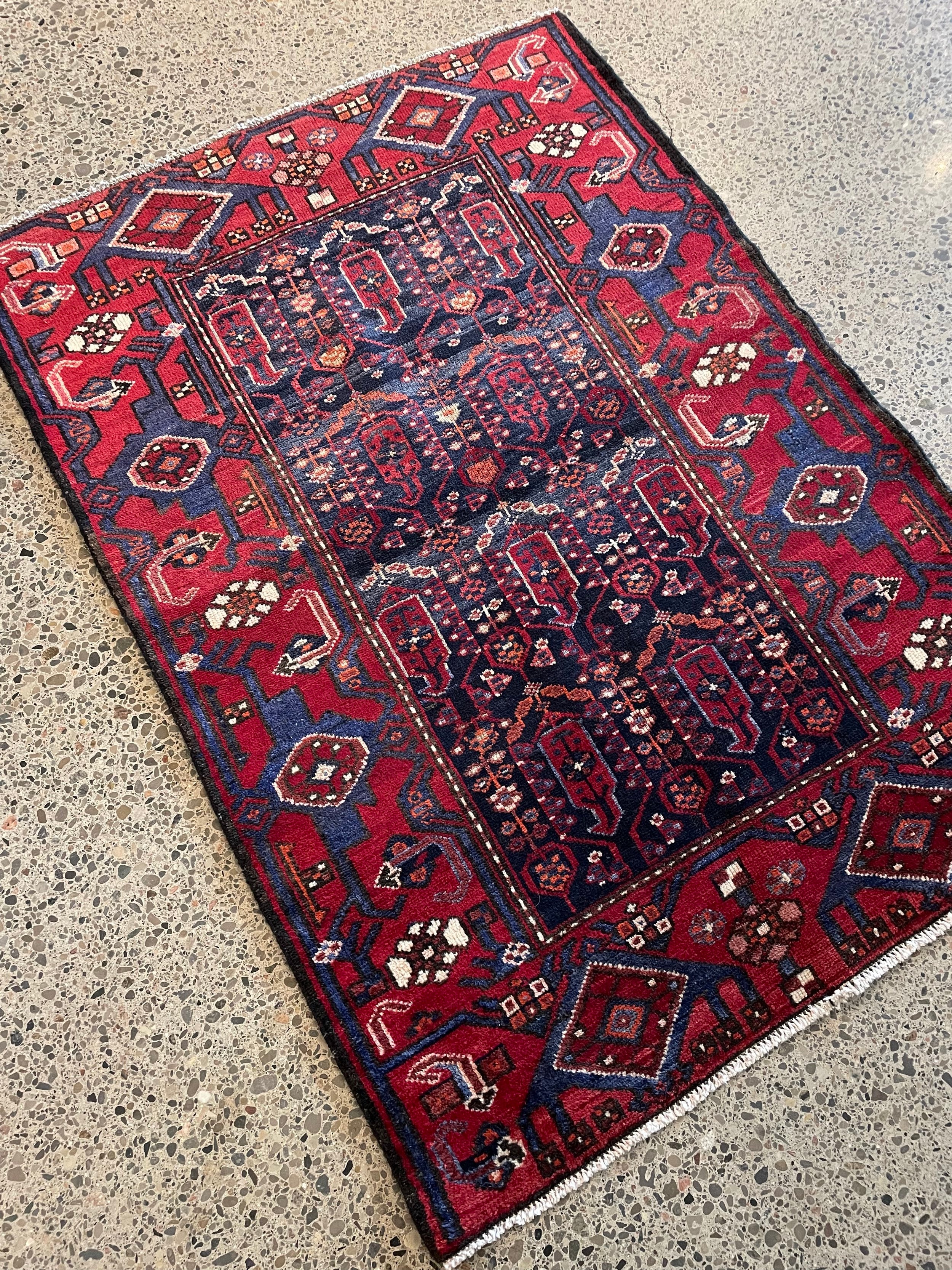 Zanjan Vintage Wool Rug (3'3" x 4'7")