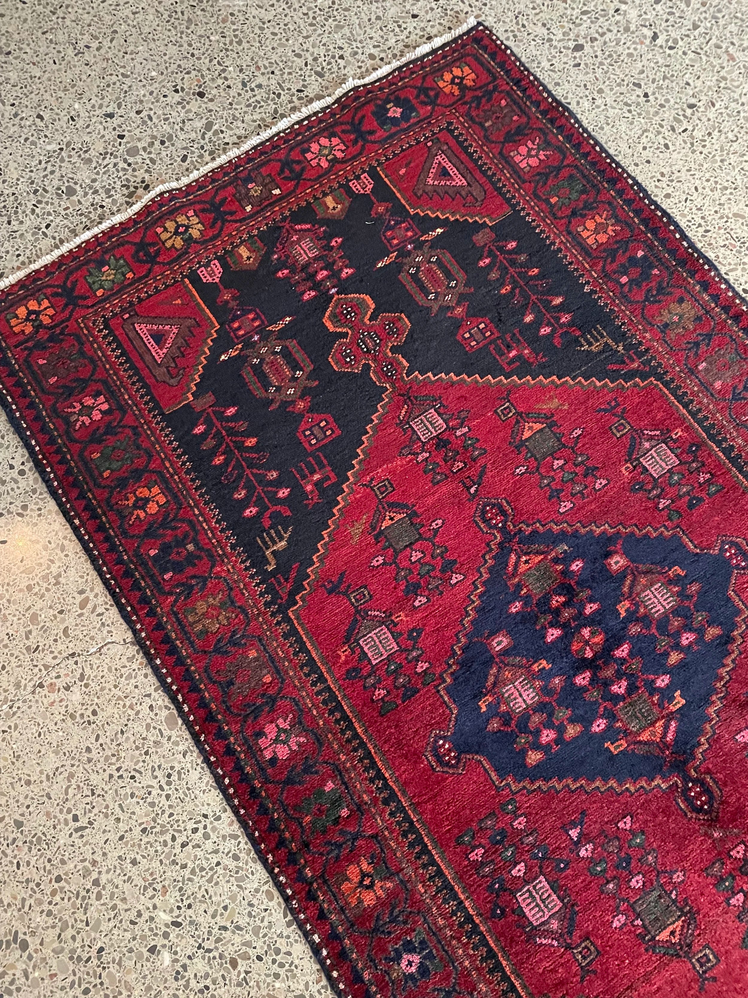 Zanjan Tribal Wool Rug (3'7" x 6'6")